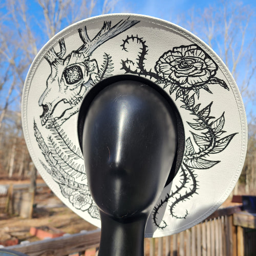 Deer Skull & Thorns White Sun Hat