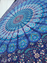 Bright Blue Feather Tapestry - Size Twin